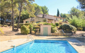 Stunning home in La Tour D'Aigues with Outdoor swimming pool, WiFi and 4 Bedrooms